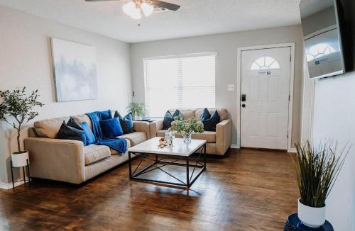 Lawton House | 3 Adjustable beds, Brand New! Close to Ft. Sill!