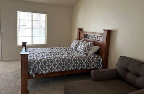 Twin Falls House | 3 bed, 2 bath home w/ RV parking