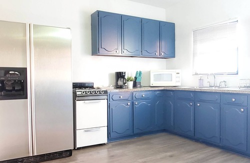 Los Angeles County House | 3 Bed /2 Bath House 25 Steps from Beach