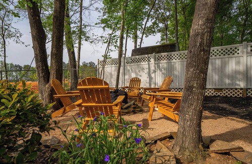 Chapin House | 3 Bed 2 Bath The Nestle Minutes from Lake Murray - Chapin