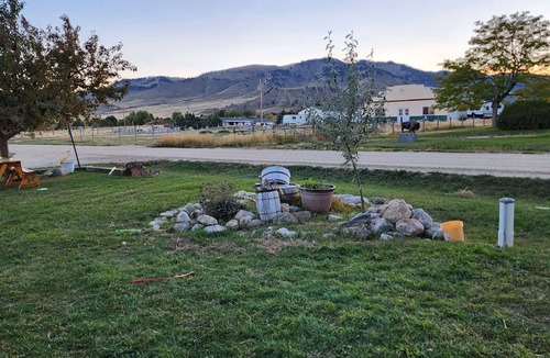 Buffalo House | 3-bedroom 2 bath house with beautiful views plus kids pets accepted!