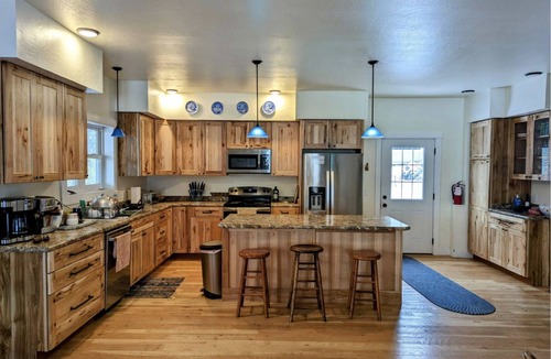 Rollins House | 3 Bedroom, 3 Bath, Exclusive-Use Lakefront Property
