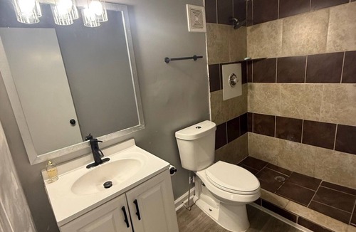 Candler-McAfee Apartment | 3-Bedroom Apartment with WiFi and Convenience