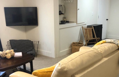 Fairfield Apartment | 3 Bedroom Central Avenue Apartment