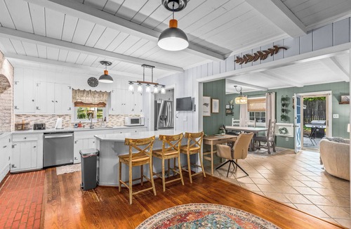 High Point House | 3-bedroom house in beautiful High Point with hot tub