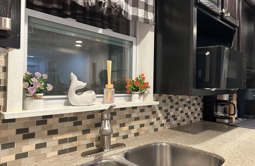 Linwood House | 3 bedroom house in brilliant Boothwyn with WiFi, AC