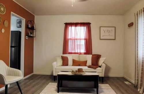 Springfield House | 3-bedroom house in enjoyable Springfield with AC, WiFi. Relax and unwind