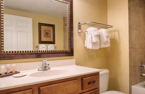 Bay Lake Resort | 3 bedroom right next to Disney World! Sleeps 10! Bonnet Creek!