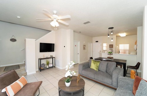 Sunset Lakes House | 3-bedroom townhome in peaceful Kissimmee with AC, WiFi and Pool
