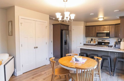 Billings House | 3-bedroom townhome with patio and attached 2car garage, close to hospitals