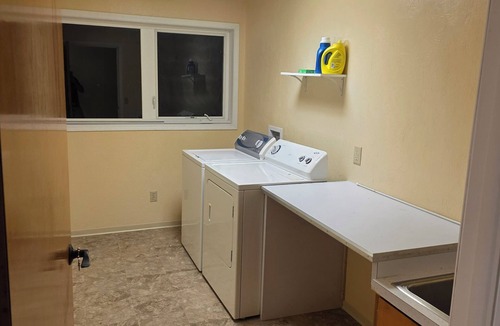 Circle Apartment | 3-bedroom with AC.