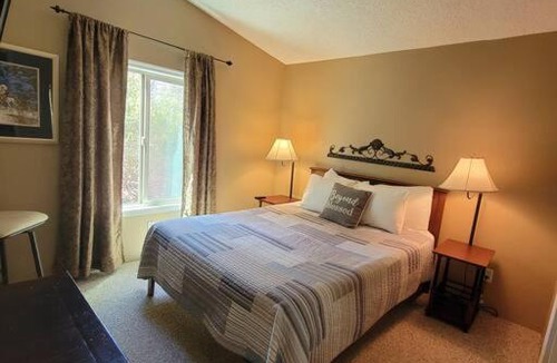 West Sedona House | 3 Bedroom with Stunning Red Rock Views! Walk to Trails!