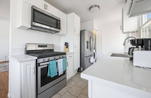 Point Loma Heights Apartment | 3 Beds, 2 Units, Close to Beach & Bars