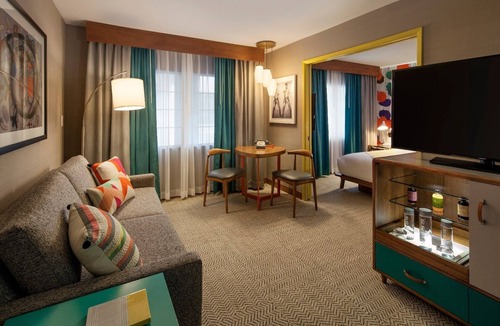 Venice Hotel | 3 Boardwalk King Suite at The Kinney Venice Beach!