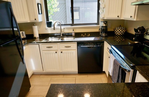 Elkhorn Village Condo | 3 BR/BA End Unit, Lg Decks, Views