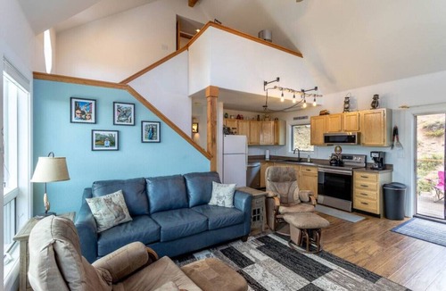 Grand Lake House | 3 BR Cabin with lake view - Pet Friendly
