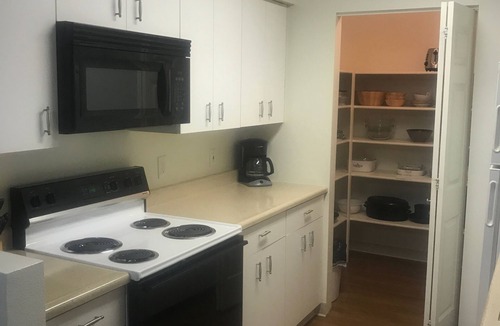 Franklin - Randolph Apartment | 3 BR Fabulous Group/Family Getaway - Fully Furnished - Central Boise - E108