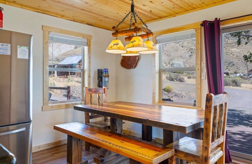 Gardiner House | 3 br house with hot tub by Yellowstone
