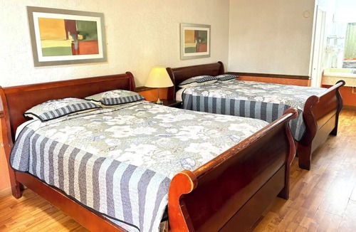 Victoria Hotel | 3 Comfortable Rooms w/Free Parking – Just 6 Miles from Saxet Lakes