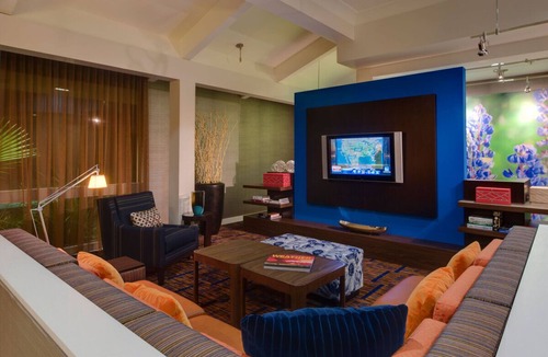 Brookhollow Hotel | 3 Family-Friendly Stay Near Houston's Top Attractions - Downtown Aquarium