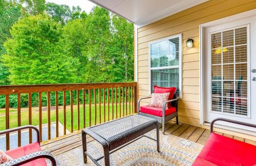 Milton House | 3 Mi to Avalon: Townhome w/Balcony in Alpharetta!
