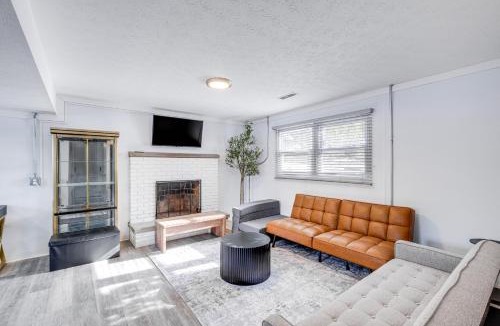Bath House | 3 Mi to Cuyahoga Valley NP Fairlawn Family Home!
