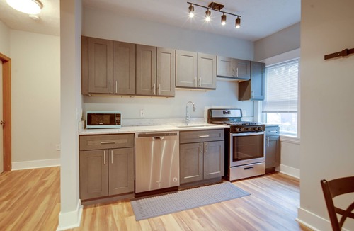 Tremont Apartment | 3 Mi to Dtwn: Walkable Apt in Cleveland!
