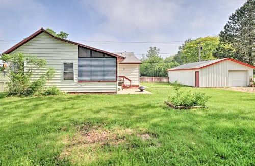 Shorewood-Tower Hills-Harbert House | 3 Mi to Lake Michigan Access Sawyer Home with Patio