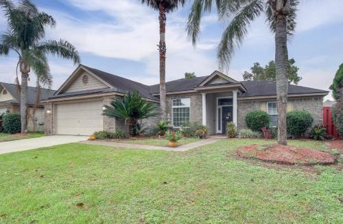 Windsor Forest House | 3 Mi to Oglethorpe Mall: Home w/Fenced Yard!