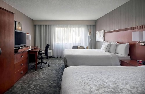 Torrance Hotel | 3 Roomy Units, Pool, Pets Are Welcome! Minutes From Hermosa Beach
