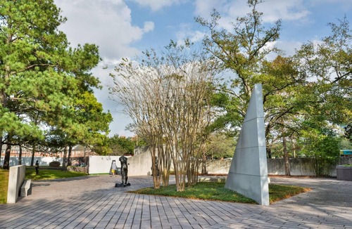Texas Medical Center House | 3 Spacious Units! Near Museum District and Houston Zoo, with Outdoor Pool