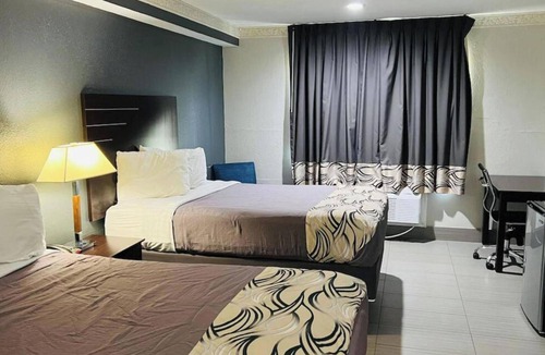 North Shore Hotel | 3 Well-Located Rooms w/Essentials for Your Stay –Free Parking & Onsite BBQ Area