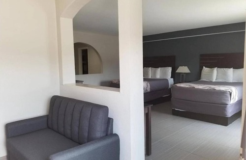 North Shore Hotel | 3 Well-Located Rooms w/Essentials for Your Stay –Free Parking & Onsite BBQ Area