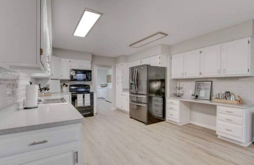 Westfield House | 30 acre park in your back yard!