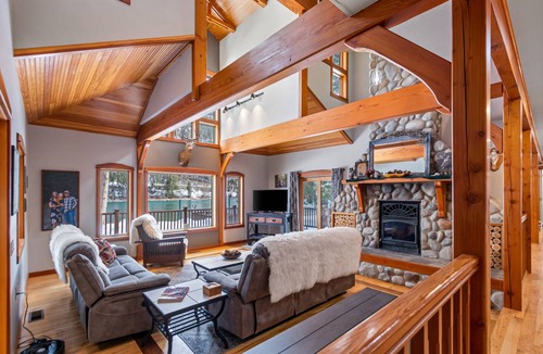 Clark Fork House | 304 m² House ∙ 7 bedrooms ∙ 12 guests