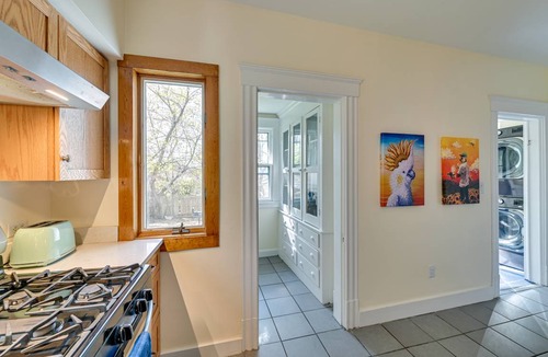 Pittsfield House | 306 m² House ∙ 5 bedrooms ∙ 9 guests