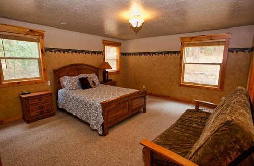 Cascade House | 316 m² House ∙ 5 bedrooms ∙ 16 guests