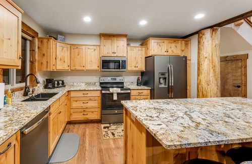 Bigfork Cabin | 319 m² Cabin ∙ 4 bedrooms ∙ 12 guests