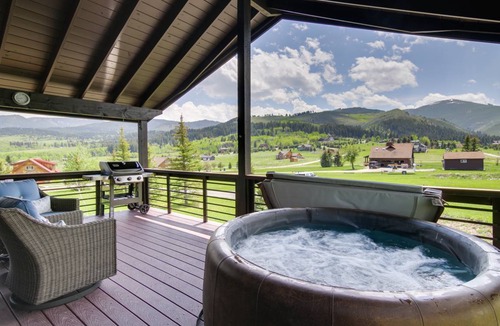 Bozeman House | 325 m² House ∙ 5 bedrooms ∙ 13 guests