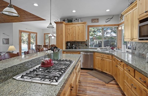 Sunriver House | 325 m² House ∙ 5 bedrooms ∙ 14 guests