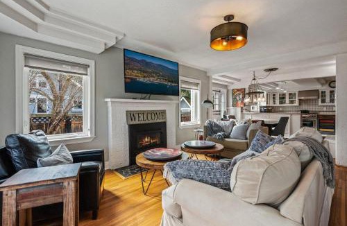 Fort Grounds House | 325 Park Drive