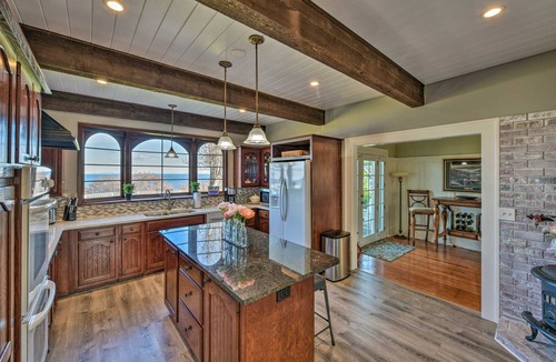 Port Angeles House | 326 m² House ∙ 4 bedrooms ∙ 8 guests