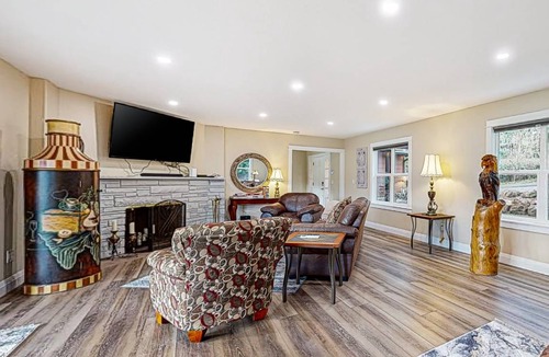 Oak Grove House | 327 m² House ∙ 3 bedrooms ∙ 6 guests