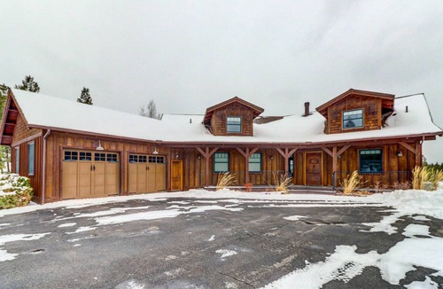 Eureka House | 329 m² House ∙ 4 bedrooms ∙ 11 guests