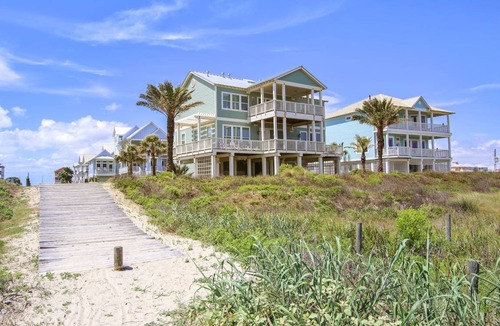 Beachside Village House | 338 m² House ∙ 5 bedrooms ∙ 14 guests