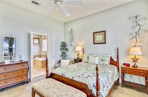 Beachside Village House | 338 m² House ∙ 5 bedrooms ∙ 14 guests