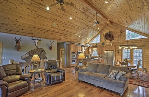 Custer House | 339 m² House ∙ 6 bedrooms ∙ 19 guests