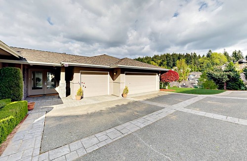 Newcastle House | 342 m² House ∙ 5 bedrooms ∙ 10 guests