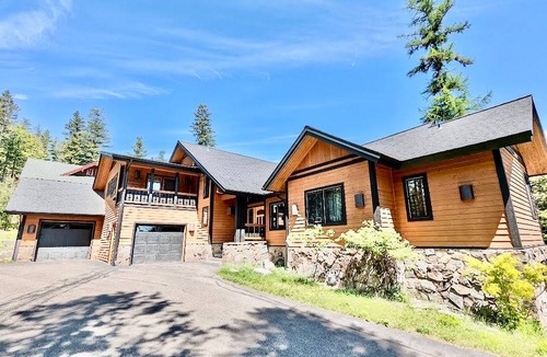 Whitefish House | 348 m² House ∙ 4 bedrooms ∙ 13 guests