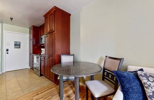 Elkhorn Village Apartment | 35 m² Studio flat ∙ 2 guests